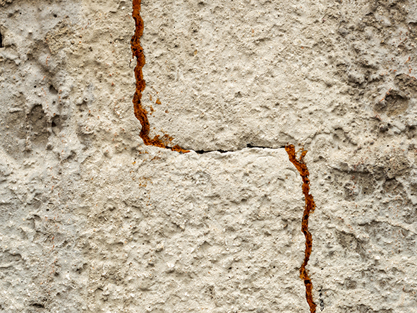 expert fissure : fissure en escalier dans la maçonnerie